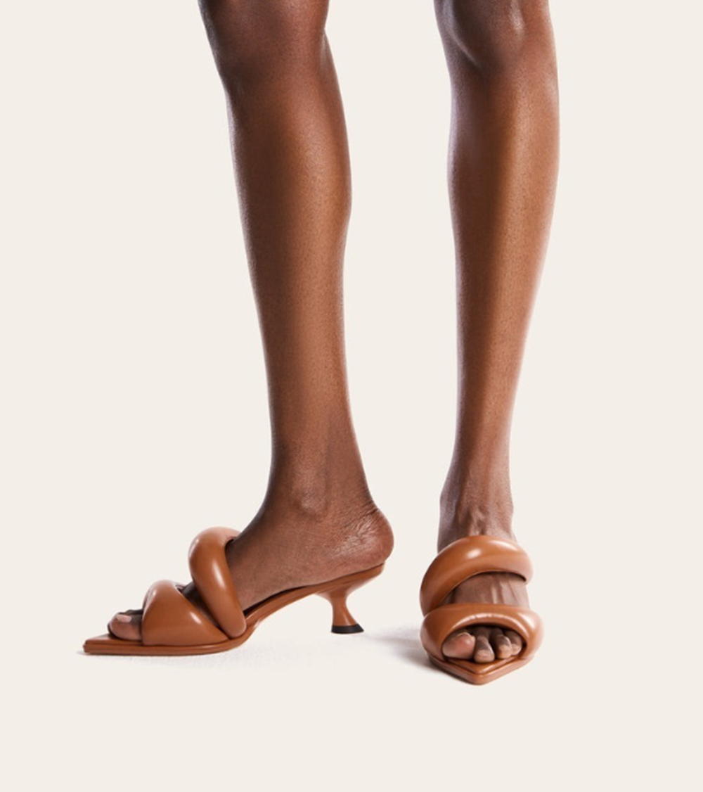 Runway Style Retro Blue Pointe - Wide Fit Heels reseña y precio