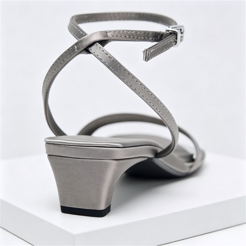 Elegant Square Toe Ankle Strap - Wide Fit Heels reseña y precio
