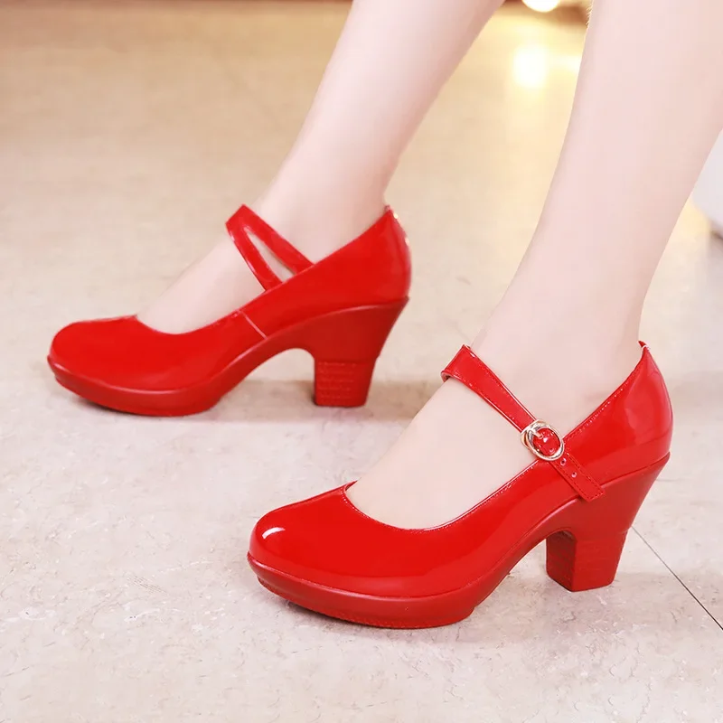 Small Size 32-43 Medium Block  - Patent Leather Pump reseña y precio